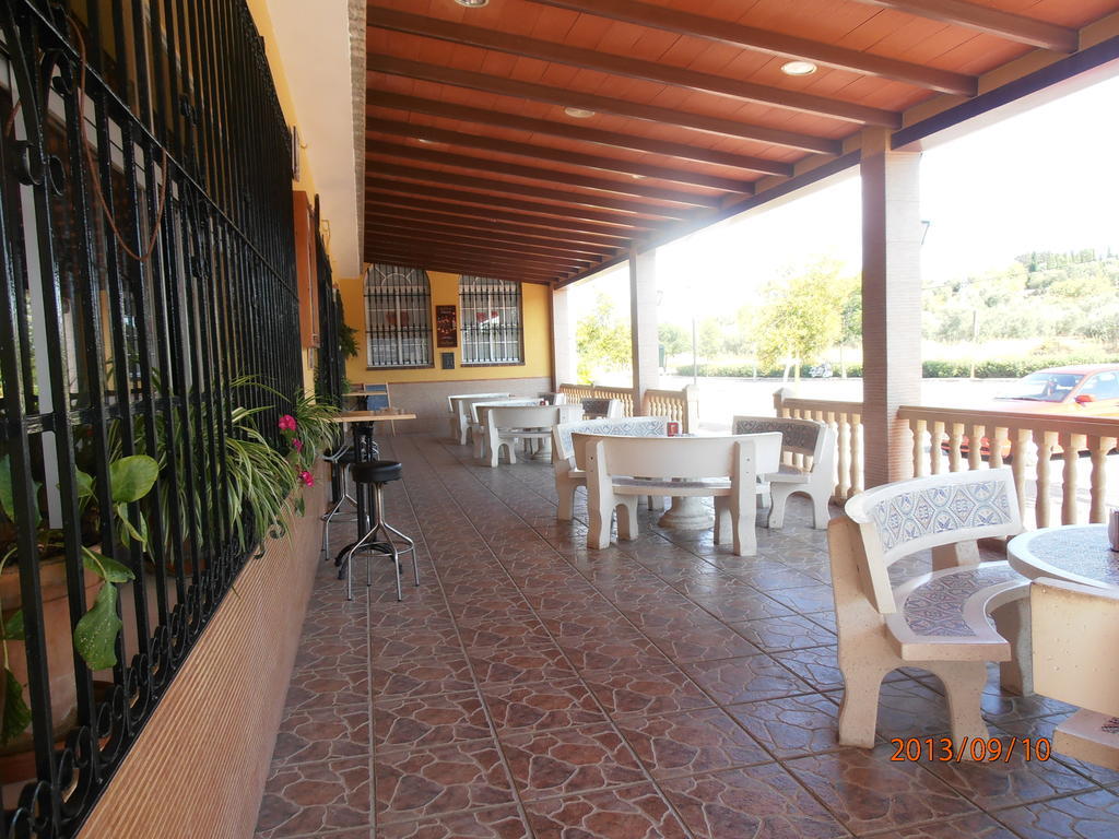 Hostal Restaurante Las Rejas Арчідона Екстер'єр фото